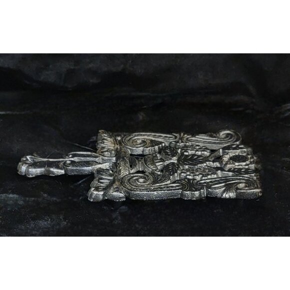 Vintage Cast Iron Trivet with Grape and Scrolls Motif - Picture 7 of 11